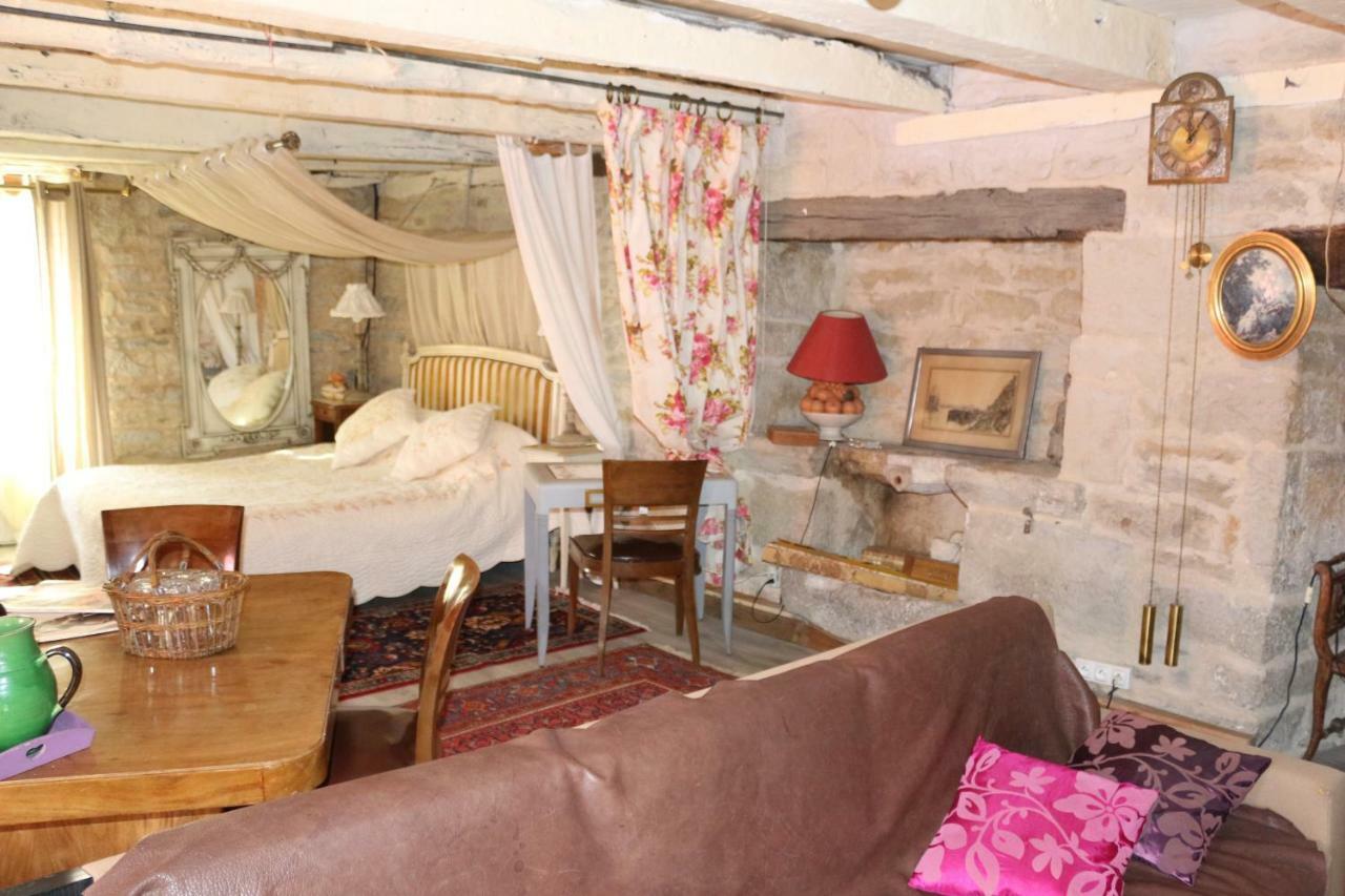 Vailhourles Le Moulin A Huile Bed & Breakfast エクステリア 写真