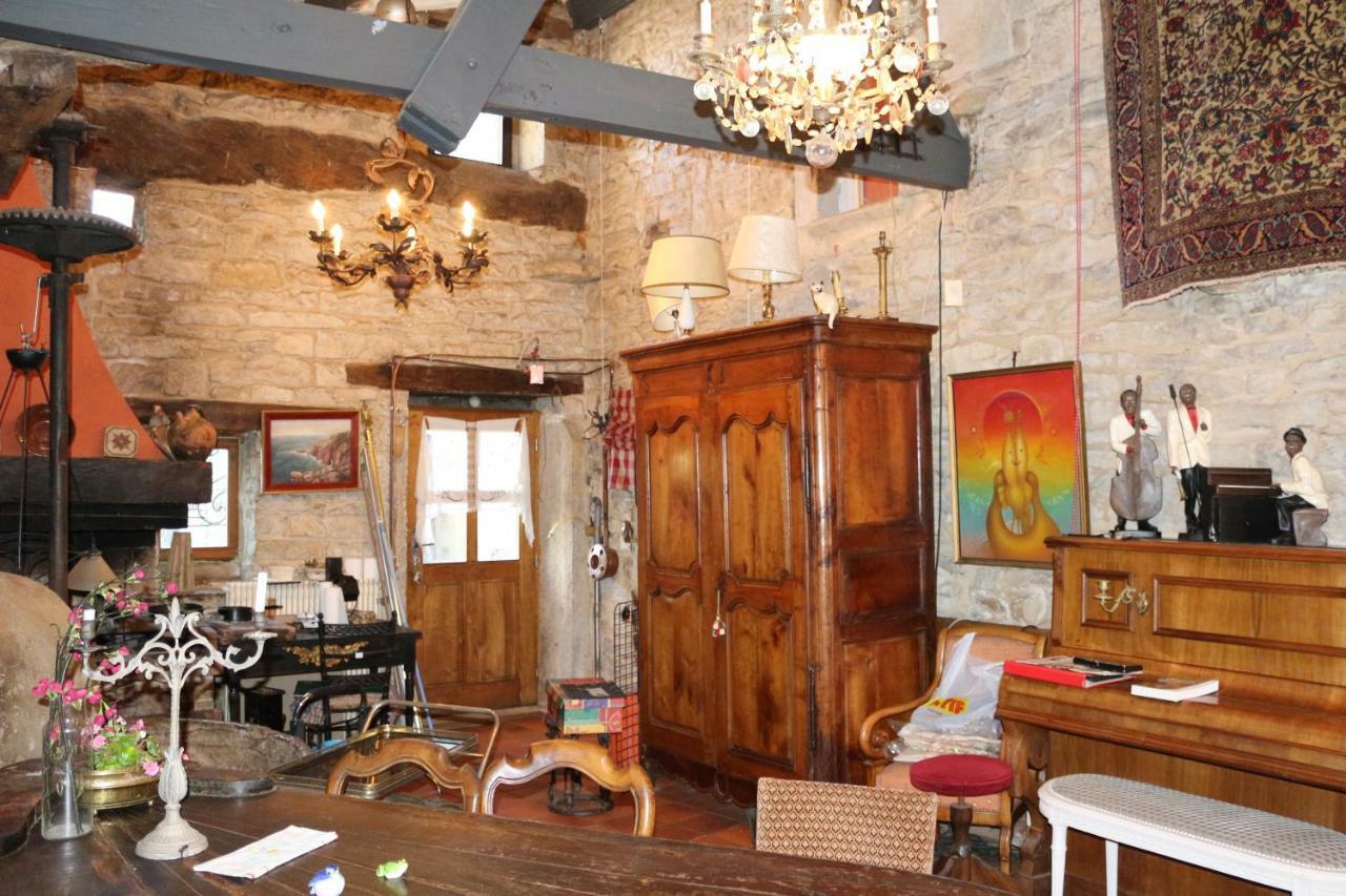 Vailhourles Le Moulin A Huile Bed & Breakfast エクステリア 写真